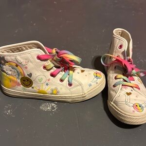 Kids High-Top Sneakers with Rainbow Laces